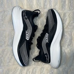New APL Streamline Black/White Running Shoe - Perfect Condition Women’s Size 9.5
